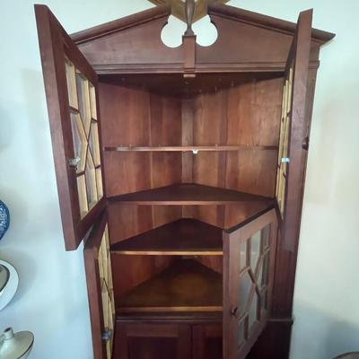 Mahogany corner cupboard - 6 door - 4 shelf