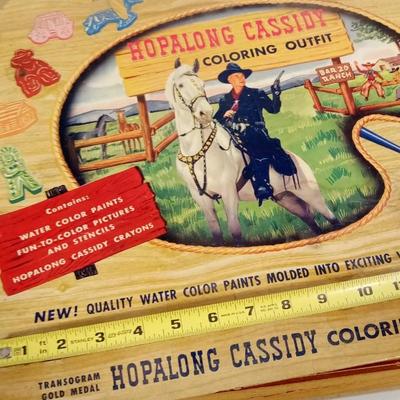 LOT 115  HOPALONG CASSIDY COLORING OUTFIT