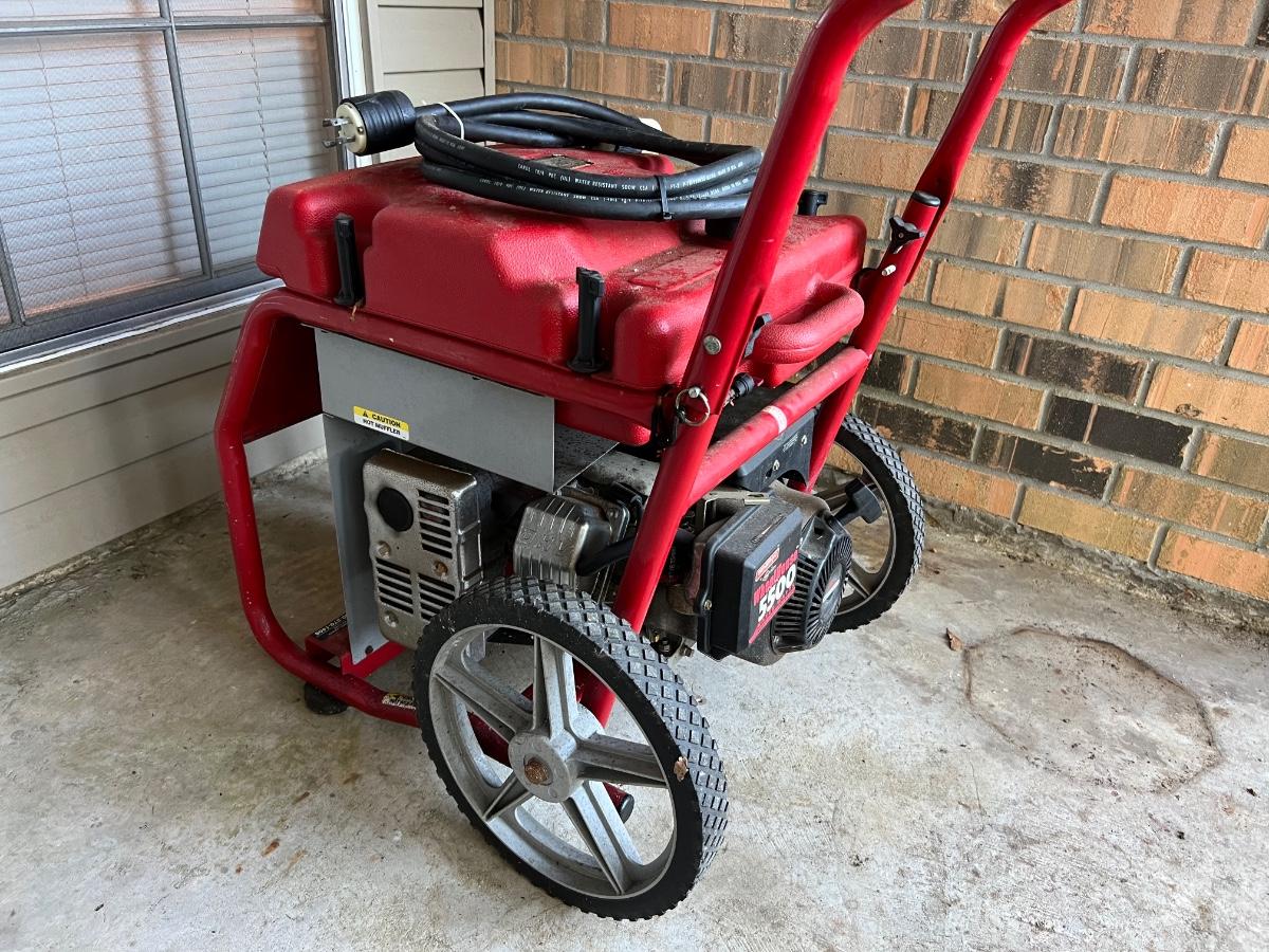Generac Wheelhouse 5500 Heavy Duty Generator w/30AMP Cord *AsIs