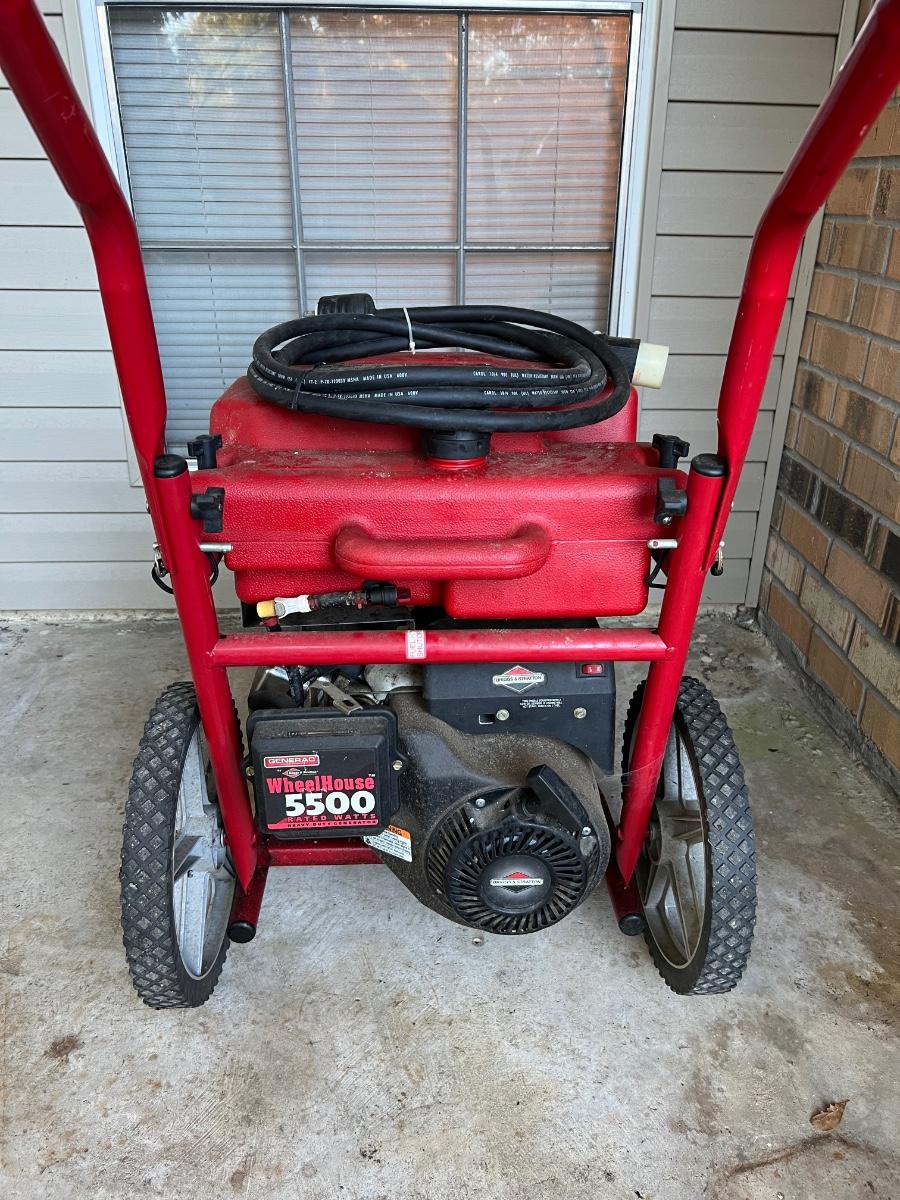 Generac Wheelhouse 5500 Heavy Duty Generator w/30AMP Cord *AsIs