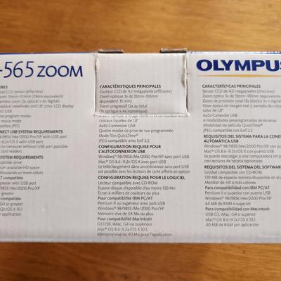 Olympus D-565 Zoom Digital Camera