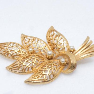 Gold Leaf Brooch w/Pearls
