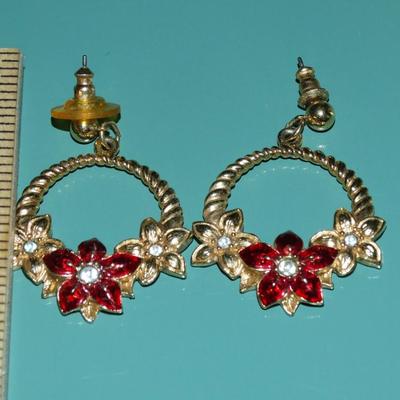 Christmas Poinsettia Gold Tone Earrings