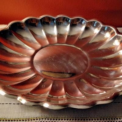 Vintage Reed & Barton Silver Plated Scallop Fluted Serving Platter