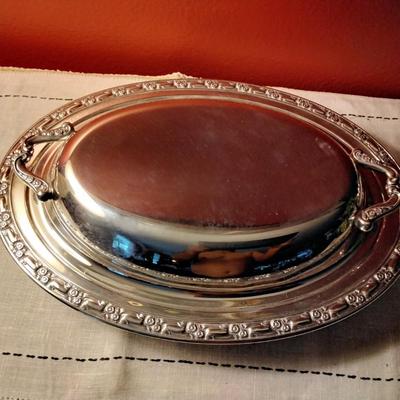 Mid Century Oneida Silversmiths Covered Chafing Dish, Double Handles, Heirloom Pattern