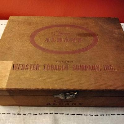 VINTAGE WEBSTER TOBACCO CO ALBANY VOGUE WOODEN CIGAR BOX