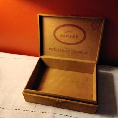 VINTAGE WEBSTER TOBACCO CO ALBANY VOGUE WOODEN CIGAR BOX