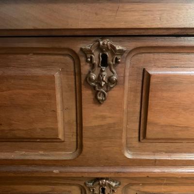 Antique Chest of Drawers (GR1-KW)