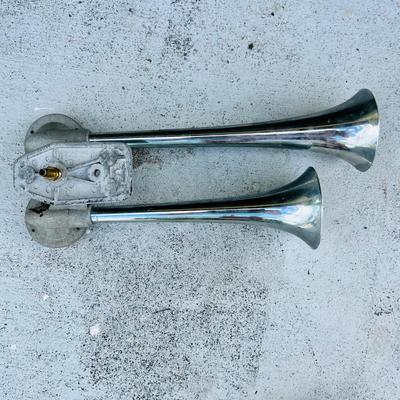 Bobâ€™s Boat Horn and Rod Holders  (G-JM)