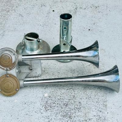 Bobâ€™s Boat Horn and Rod Holders  (G-JM)