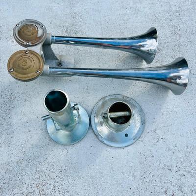 Bobâ€™s Boat Horn and Rod Holders  (G-JM)