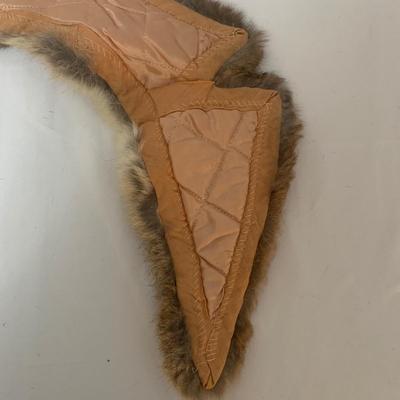 Assortment of Fur Shoulder Shawls (GR1-KW)