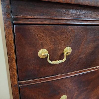 Vintage solid wood 3 drawer dresser