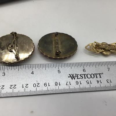 Lot Of Vintage Brooch