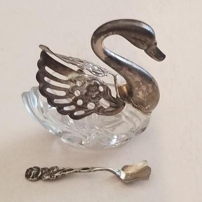 Italian Swan Salt and Pepper w/ Movable Wings and Spoons
