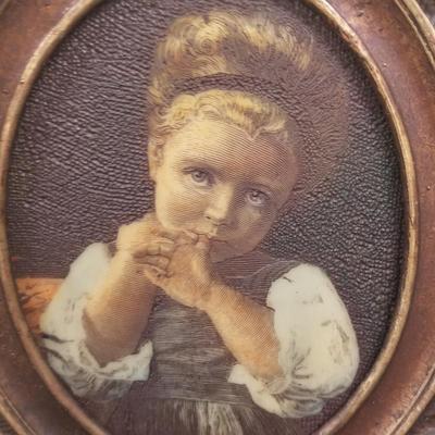 Artini Engraving in Oval Frame