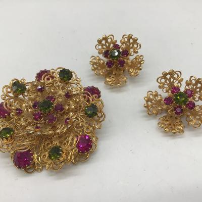 Beautiful Vintage Clip on Earrings and Brooch