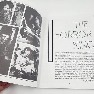STEPHEN KING & CLIVE BARKERS ILLISTRATED GUIDE TO THE MASTERS OF MACABRE COLLECTABLE BOOK
