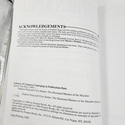 STEPHEN KING & CLIVE BARKERS ILLISTRATED GUIDE TO THE MASTERS OF MACABRE COLLECTABLE BOOK