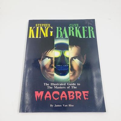 STEPHEN KING & CLIVE BARKERS ILLISTRATED GUIDE TO THE MASTERS OF MACABRE COLLECTABLE BOOK