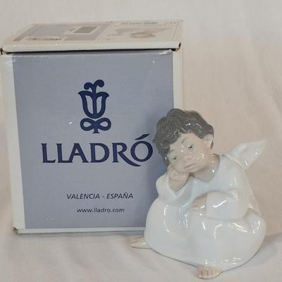 Lladro Angel Thinking figurine in original box with certificate