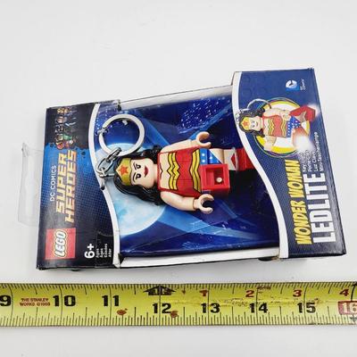 DC WONDER WOMAN LEDLITE KEYCHAIN NEW