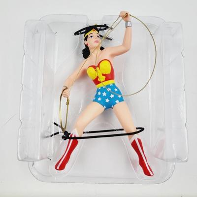 HALLMARK KEEPSAKE WONDER WOMAN ORNAMENT