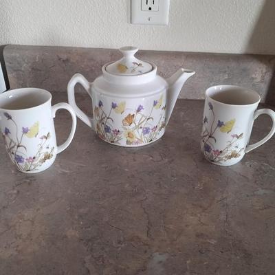 ENESCO FINE CHINA DINNERWARE WITH EXTRAS