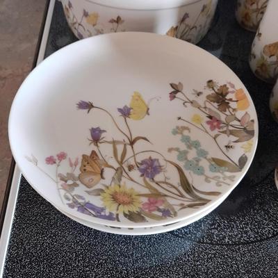 ENESCO FINE CHINA DINNERWARE WITH EXTRAS