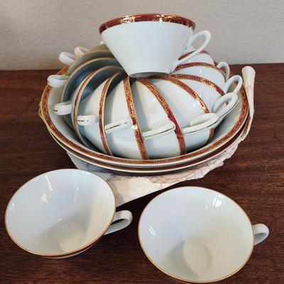 Vintage Porcelana Real Brasil Porcelain set of dishes - 98 Pieces