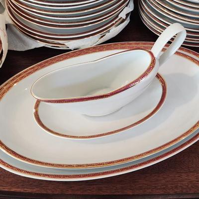 Vintage Porcelana Real Brasil Porcelain set of dishes - 98 Pieces