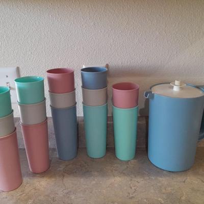 TUPPERWARE PITCHER AND CUPS
