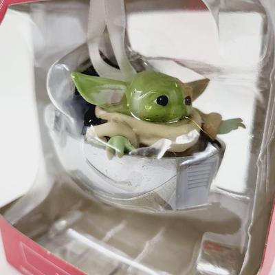 HALLMARK MANDALORIAN BABY YODA ORNAMENT