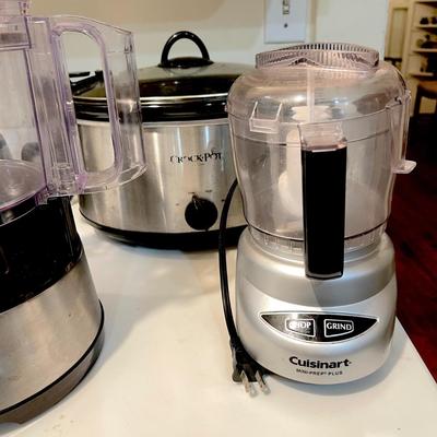 Lot 37 Group Electric Kitchen Appliances Oster Blender, Crock Pot, HB Food Processor