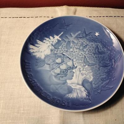 Vintage Copenhagen Holiday Plate 1981 - Christmas Peace