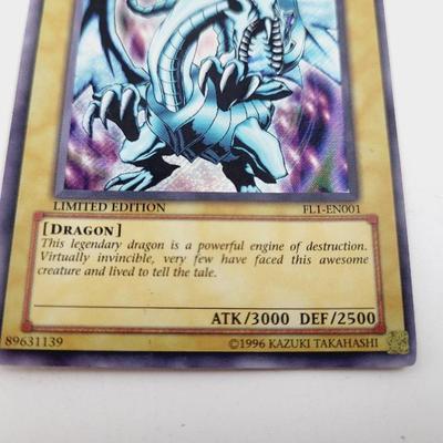 1996 YU-GI-OH BLUE EYED WHITE DRAGON W/ SLEEVE