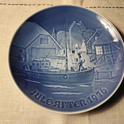 Vintage Copenhagen Holiday Plate 1976 - Christmas Welcome