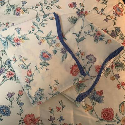 Laura Ashley Lotus Flower Curtains with Matching Full Size Comforter (GR1-KW)