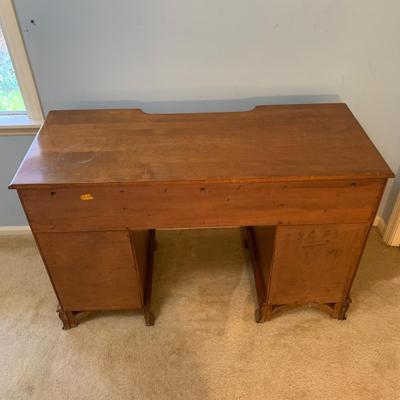 Vintage Seven Drawer Wooden Desk (GR1-KW)