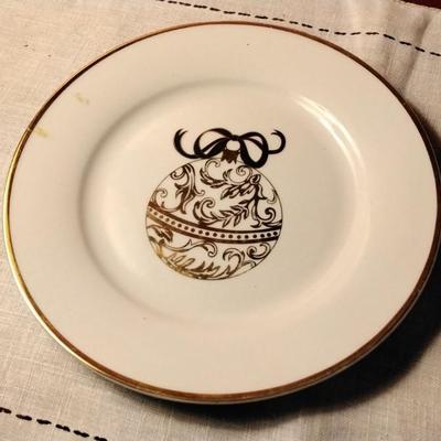 Pier 1 Holiday Plate