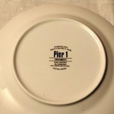 Pier 1 Holiday Plate
