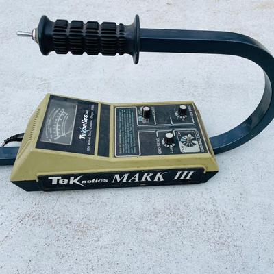 Treasure Hunters- Two Metal Detectors  (G-NM)