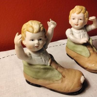 A A. IMPORTING CO. ST LOUIS MO MADE IN KOREA Baby In A Shoe Figurine Circa 1960