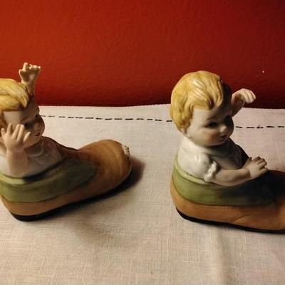 A A. IMPORTING CO. ST LOUIS MO MADE IN KOREA Baby In A Shoe Figurine Circa 1960