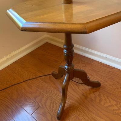 Wood Floor Lamp w/ Octagonal Table (O-KW)