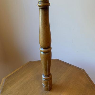 Wood Floor Lamp w/ Octagonal Table (O-KW)