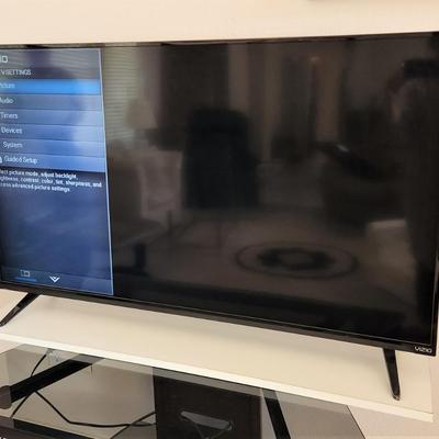 Lot #34  VIZIO Flat Screen Tv with Remote - good working condition