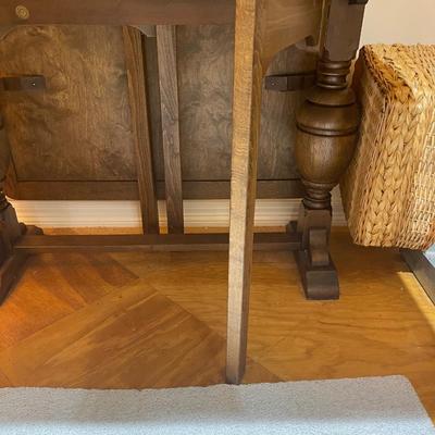 Antique Solid Wood Gate Leg Dropleaf Table
