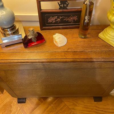 Antique Solid Wood Gate Leg Dropleaf Table