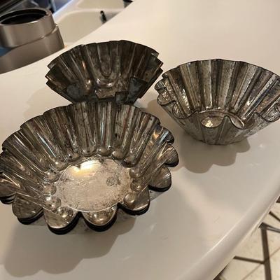 Six Commercial Fluted Tin Tart/Brioche Molds Made in France